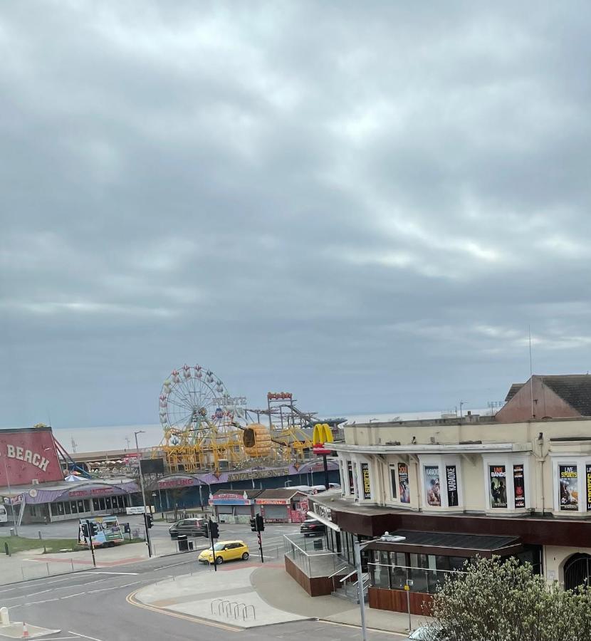 Queens Hotel, Skegness Buitenkant foto